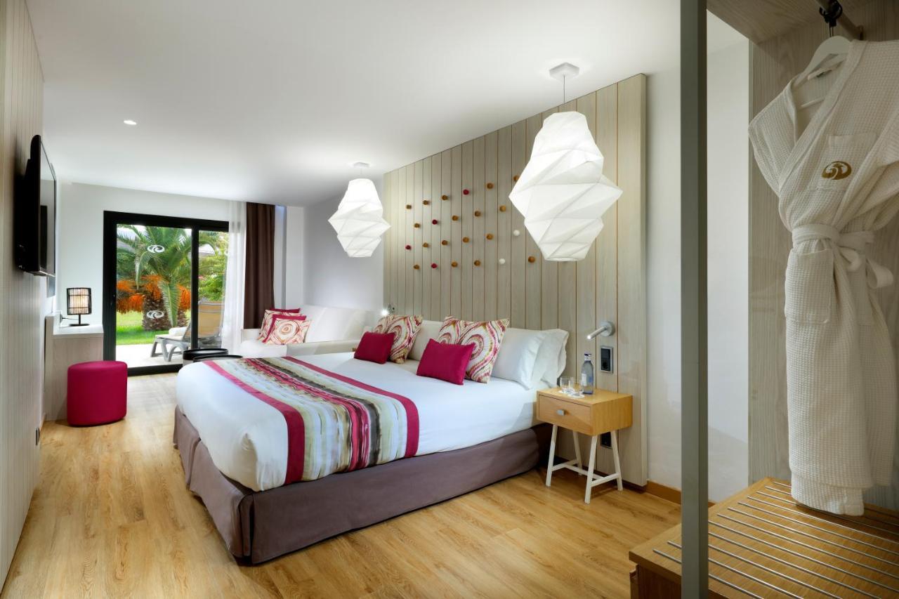 Grand Palladium White Island & Spa Hotel Playa d'en Bossa